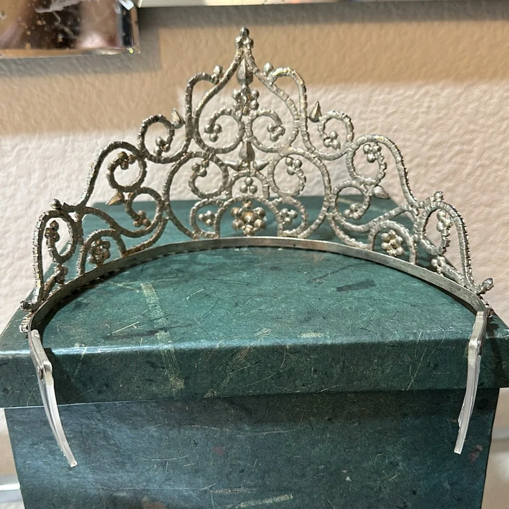 Vintage Rhinestone Tiara Silver Bridal Crown Pageant Prom Costume - Picture 6 of 9
